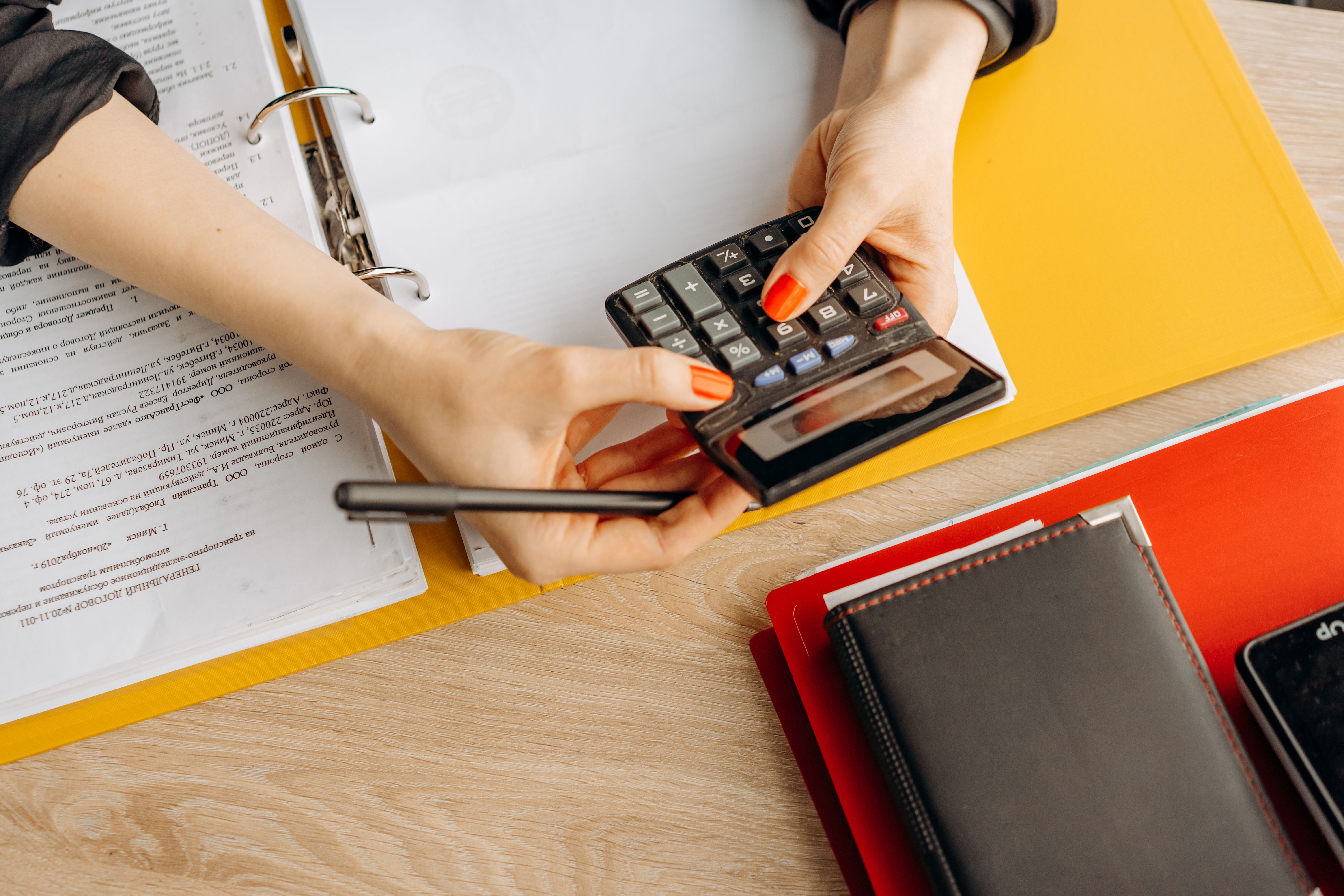 when-to-hire-a-fractional-cfo-service 