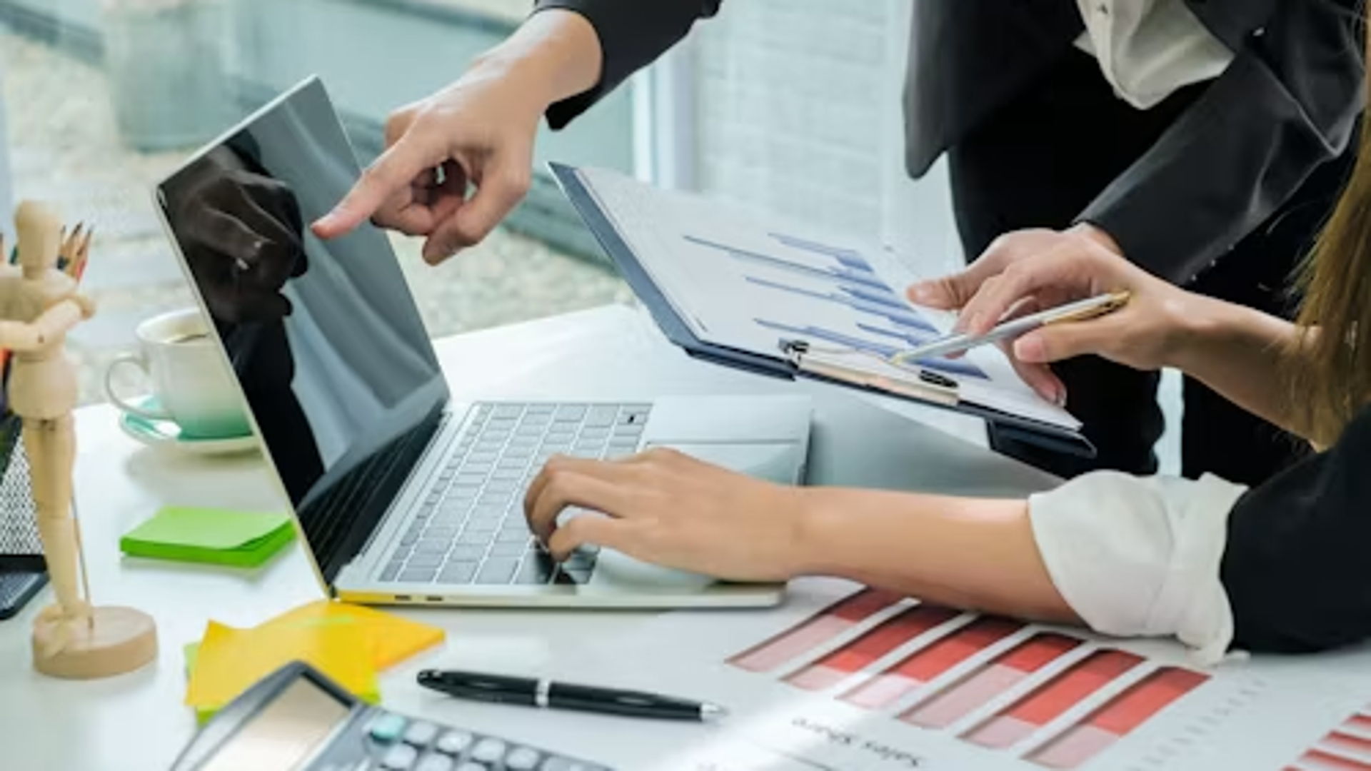 Contractor vs. Employee Classification: How to Get It Right